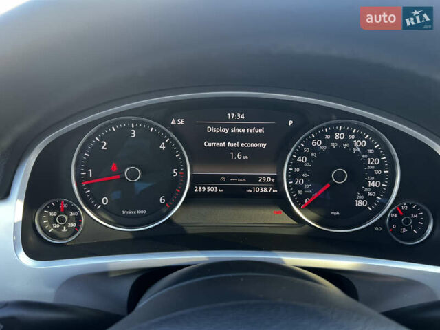 Сірий Фольксваген Туарег, об'ємом двигуна 3 л та пробігом 290 тис. км за 16300 $, фото 22 на Automoto.ua