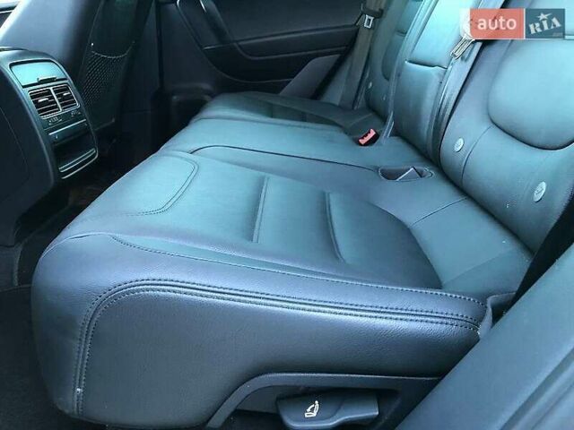 Серый Фольксваген Туарег, объемом двигателя 2.97 л и пробегом 177 тыс. км за 22000 $, фото 19 на Automoto.ua