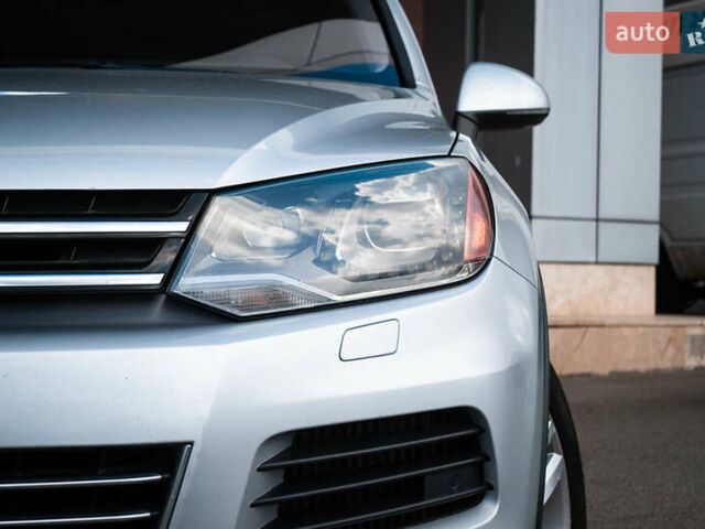 Сірий Фольксваген Туарег, об'ємом двигуна 2.97 л та пробігом 225 тис. км за 18500 $, фото 7 на Automoto.ua