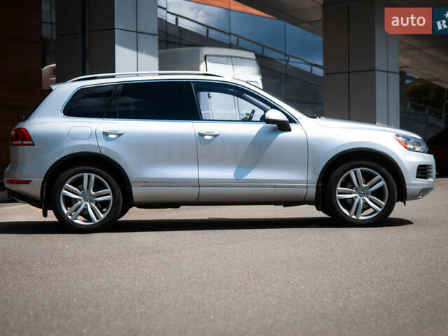 Сірий Фольксваген Туарег, об'ємом двигуна 2.97 л та пробігом 225 тис. км за 18500 $, фото 3 на Automoto.ua