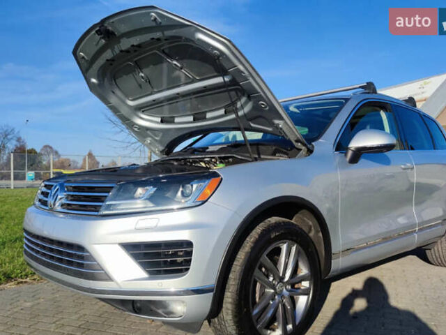 Серый Фольксваген Туарег, объемом двигателя 2.97 л и пробегом 286 тыс. км за 17000 $, фото 5 на Automoto.ua