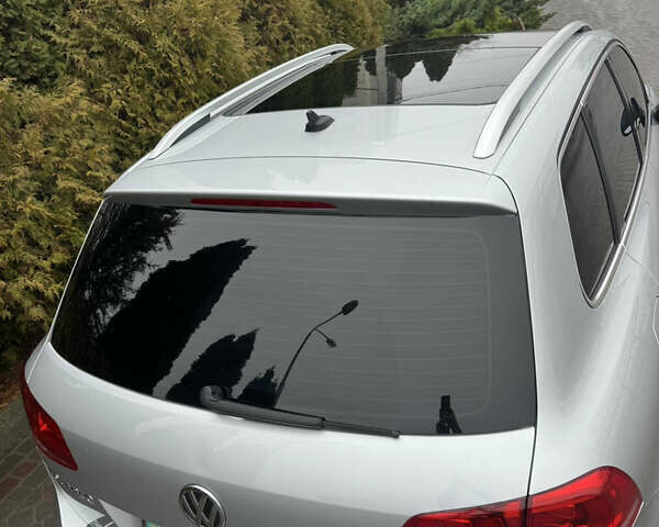 Серый Фольксваген Туарег, объемом двигателя 2.97 л и пробегом 345 тыс. км за 16900 $, фото 4 на Automoto.ua