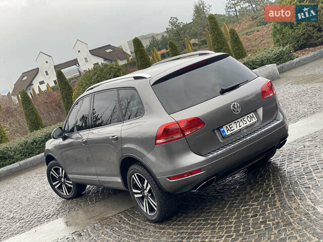 Серый Фольксваген Туарег, объемом двигателя 2.97 л и пробегом 282 тыс. км за 19700 $, фото 6 на Automoto.ua