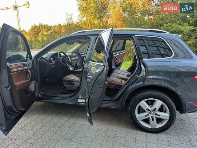 Серый Фольксваген Туарег, объемом двигателя 2.97 л и пробегом 248 тыс. км за 16500 $, фото 11 на Automoto.ua