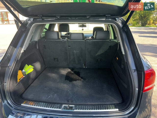 Сірий Фольксваген Туарег, об'ємом двигуна 3 л та пробігом 290 тис. км за 16300 $, фото 28 на Automoto.ua