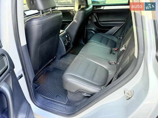 Сірий Фольксваген Туарег, об'ємом двигуна 3.6 л та пробігом 264 тис. км за 13900 $, фото 32 на Automoto.ua