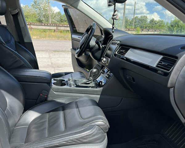 Сірий Фольксваген Туарег, об'ємом двигуна 2.97 л та пробігом 261 тис. км за 19999 $, фото 23 на Automoto.ua