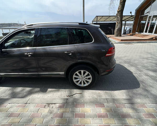 Сірий Фольксваген Туарег, об'ємом двигуна 3 л та пробігом 201 тис. км за 13500 $, фото 22 на Automoto.ua