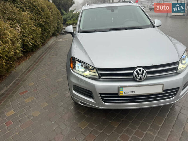 Серый Фольксваген Туарег, объемом двигателя 2.97 л и пробегом 345 тыс. км за 16900 $, фото 8 на Automoto.ua