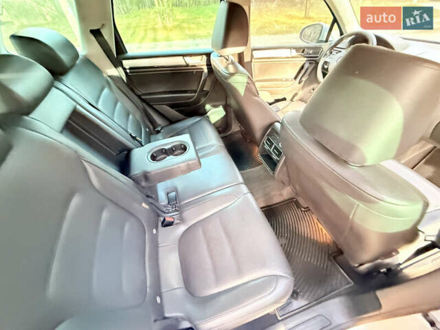 Сірий Фольксваген Туарег, об'ємом двигуна 3.6 л та пробігом 225 тис. км за 12500 $, фото 30 на Automoto.ua