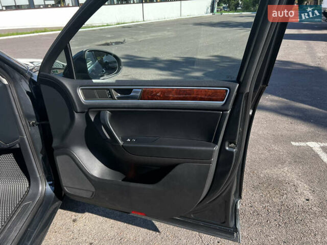 Сірий Фольксваген Туарег, об'ємом двигуна 3 л та пробігом 290 тис. км за 16300 $, фото 17 на Automoto.ua