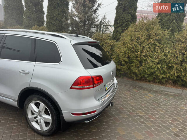 Серый Фольксваген Туарег, объемом двигателя 2.97 л и пробегом 345 тыс. км за 16900 $, фото 26 на Automoto.ua