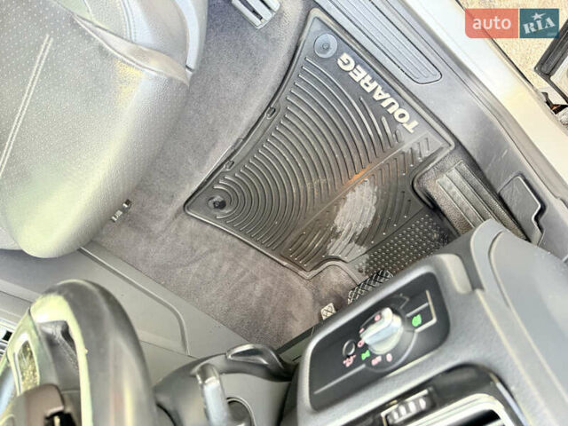 Сірий Фольксваген Туарег, об'ємом двигуна 3.6 л та пробігом 225 тис. км за 12500 $, фото 6 на Automoto.ua