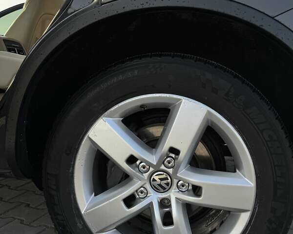 Серый Фольксваген Туарег, объемом двигателя 2.97 л и пробегом 174 тыс. км за 19000 $, фото 9 на Automoto.ua