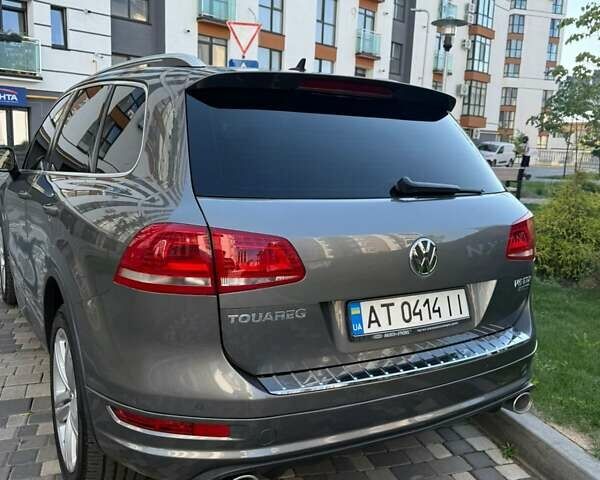 Серый Фольксваген Туарег, объемом двигателя 3 л и пробегом 267 тыс. км за 18800 $, фото 4 на Automoto.ua
