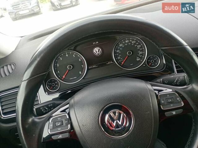 Серый Фольксваген Туарег, объемом двигателя 3.6 л и пробегом 212 тыс. км за 13999 $, фото 3 на Automoto.ua