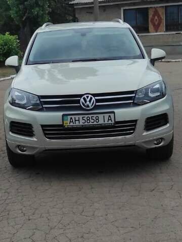 Серый Фольксваген Туарег, объемом двигателя 2.97 л и пробегом 180 тыс. км за 21000 $, фото 9 на Automoto.ua