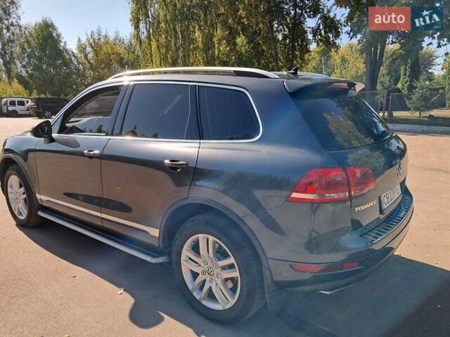 Сірий Фольксваген Туарег, об'ємом двигуна 2.97 л та пробігом 240 тис. км за 17800 $, фото 3 на Automoto.ua