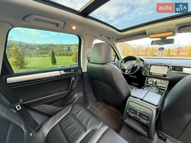 Серый Фольксваген Туарег, объемом двигателя 3 л и пробегом 230 тыс. км за 21900 $, фото 50 на Automoto.ua