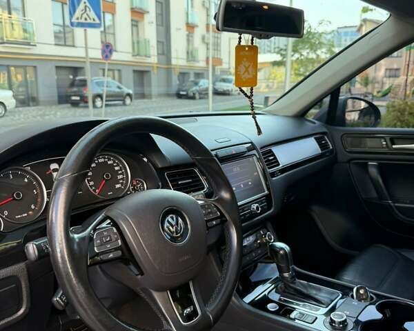 Серый Фольксваген Туарег, объемом двигателя 3 л и пробегом 267 тыс. км за 18800 $, фото 19 на Automoto.ua