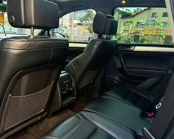 Серый Фольксваген Туарег, объемом двигателя 3 л и пробегом 263 тыс. км за 19800 $, фото 11 на Automoto.ua