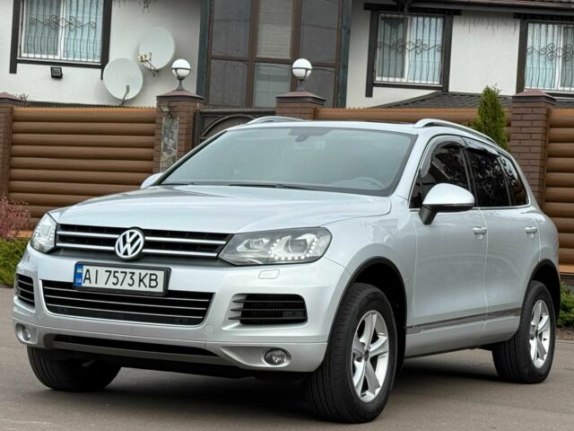 Сірий Фольксваген Туарег, об'ємом двигуна 3 л та пробігом 226 тис. км за 18000 $, фото 2 на Automoto.ua
