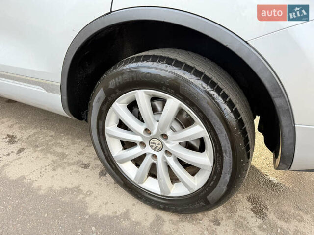 Сірий Фольксваген Туарег, об'ємом двигуна 3.6 л та пробігом 225 тис. км за 12500 $, фото 17 на Automoto.ua