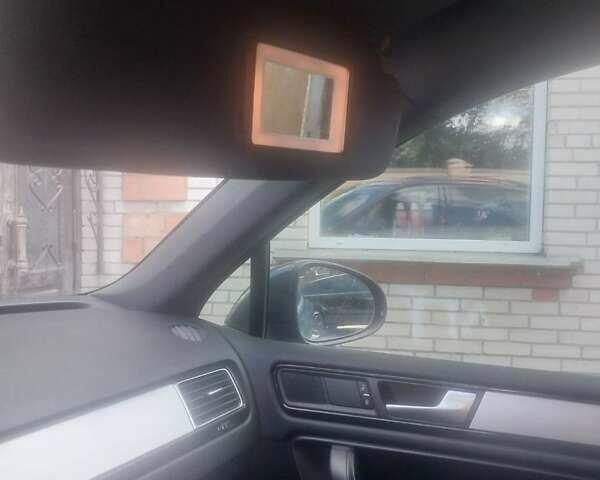 Серый Фольксваген Туарег, объемом двигателя 2.97 л и пробегом 289 тыс. км за 20500 $, фото 14 на Automoto.ua