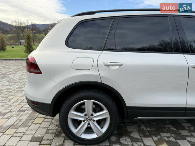 Серый Фольксваген Туарег, объемом двигателя 3 л и пробегом 230 тыс. км за 21900 $, фото 17 на Automoto.ua