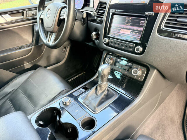 Сірий Фольксваген Туарег, об'ємом двигуна 3.6 л та пробігом 225 тис. км за 12500 $, фото 48 на Automoto.ua