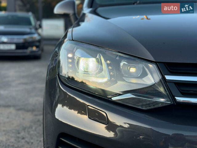 Сірий Фольксваген Туарег, об'ємом двигуна 3 л та пробігом 222 тис. км за 21290 $, фото 3 на Automoto.ua