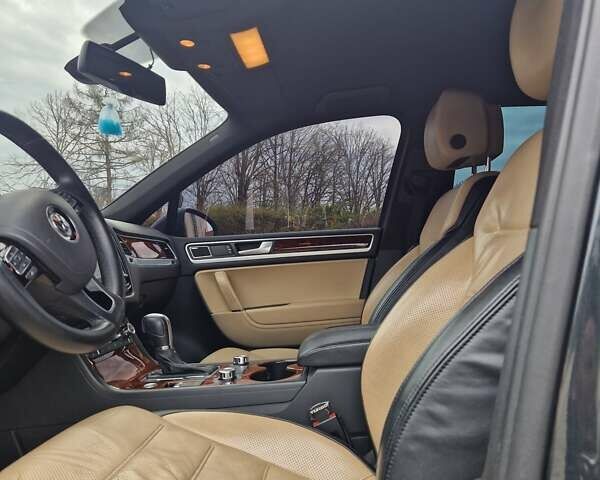 Сірий Фольксваген Туарег, об'ємом двигуна 3 л та пробігом 137 тис. км за 25900 $, фото 8 на Automoto.ua