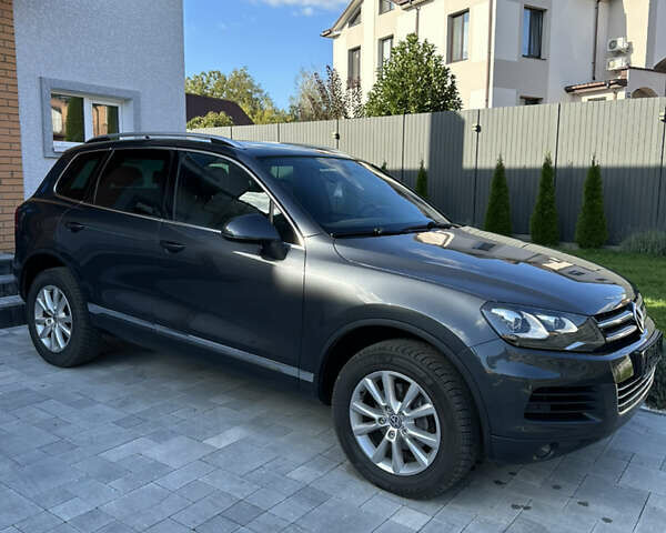 Сірий Фольксваген Туарег, об'ємом двигуна 2.97 л та пробігом 254 тис. км за 21000 $, фото 1 на Automoto.ua