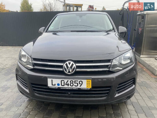 Серый Фольксваген Туарег, объемом двигателя 3 л и пробегом 280 тыс. км за 21500 $, фото 14 на Automoto.ua