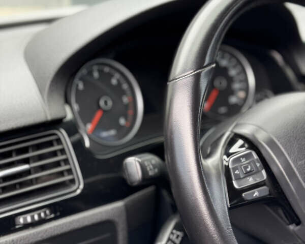 Серый Фольксваген Туарег, объемом двигателя 2.97 л и пробегом 360 тыс. км за 17500 $, фото 34 на Automoto.ua