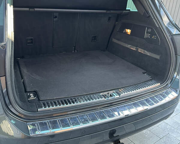 Сірий Фольксваген Туарег, об'ємом двигуна 2.97 л та пробігом 254 тис. км за 21000 $, фото 31 на Automoto.ua