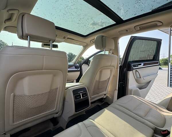 Серый Фольксваген Туарег, объемом двигателя 2.97 л и пробегом 174 тыс. км за 19000 $, фото 22 на Automoto.ua