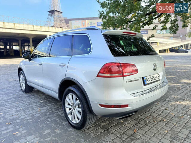 Сірий Фольксваген Туарег, об'ємом двигуна 3.6 л та пробігом 264 тис. км за 13900 $, фото 3 на Automoto.ua