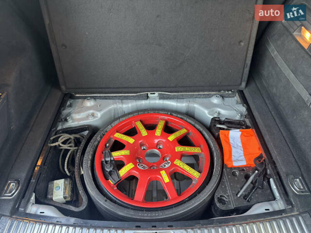 Серый Фольксваген Туарег, объемом двигателя 2.97 л и пробегом 340 тыс. км за 15900 $, фото 31 на Automoto.ua