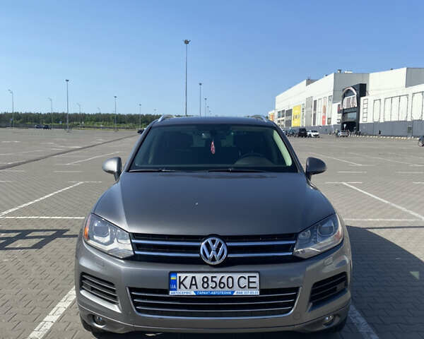 Серый Фольксваген Туарег, объемом двигателя 3 л и пробегом 290 тыс. км за 19500 $, фото 8 на Automoto.ua