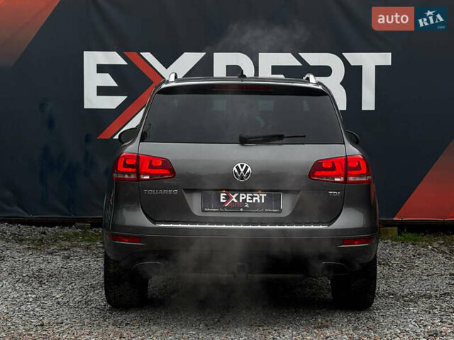 Сірий Фольксваген Туарег, об'ємом двигуна 2.97 л та пробігом 250 тис. км за 21500 $, фото 21 на Automoto.ua