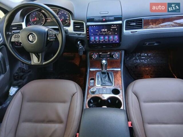 Сірий Фольксваген Туарег, об'ємом двигуна 2.97 л та пробігом 181 тис. км за 18999 $, фото 22 на Automoto.ua
