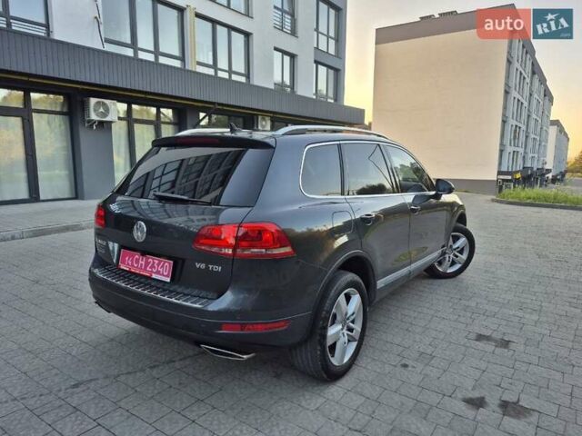 Серый Фольксваген Туарег, объемом двигателя 2.97 л и пробегом 248 тыс. км за 16500 $, фото 42 на Automoto.ua