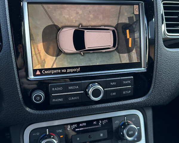 Сірий Фольксваген Туарег, об'ємом двигуна 2.97 л та пробігом 254 тис. км за 21000 $, фото 18 на Automoto.ua