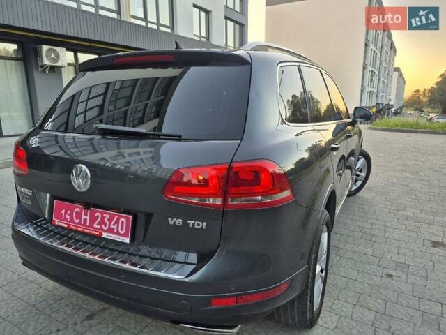 Серый Фольксваген Туарег, объемом двигателя 2.97 л и пробегом 248 тыс. км за 16500 $, фото 3 на Automoto.ua