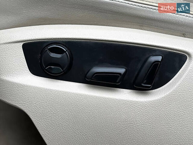 Сірий Фольксваген Туарег, об'ємом двигуна 2.97 л та пробігом 250 тис. км за 21500 $, фото 9 на Automoto.ua