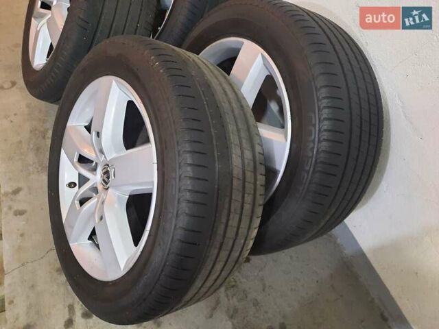 Сірий Фольксваген Туарег, об'ємом двигуна 2.97 л та пробігом 181 тис. км за 18999 $, фото 3 на Automoto.ua