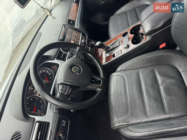 Серый Фольксваген Туарег, объемом двигателя 2.97 л и пробегом 345 тыс. км за 16900 $, фото 14 на Automoto.ua