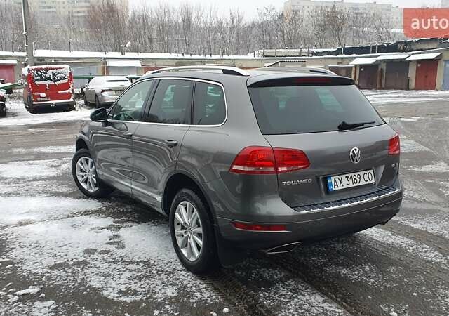 Сірий Фольксваген Туарег, об'ємом двигуна 2.97 л та пробігом 202 тис. км за 21500 $, фото 2 на Automoto.ua