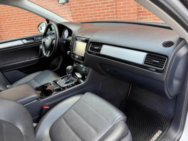 Серый Фольксваген Туарег, объемом двигателя 3.6 л и пробегом 86 тыс. км за 13000 $, фото 9 на Automoto.ua